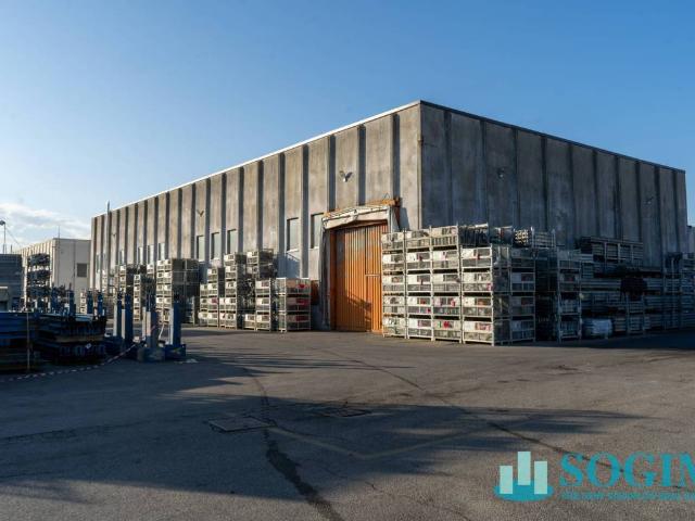 Locale Commerciale in vendita a Turate, Lombardia