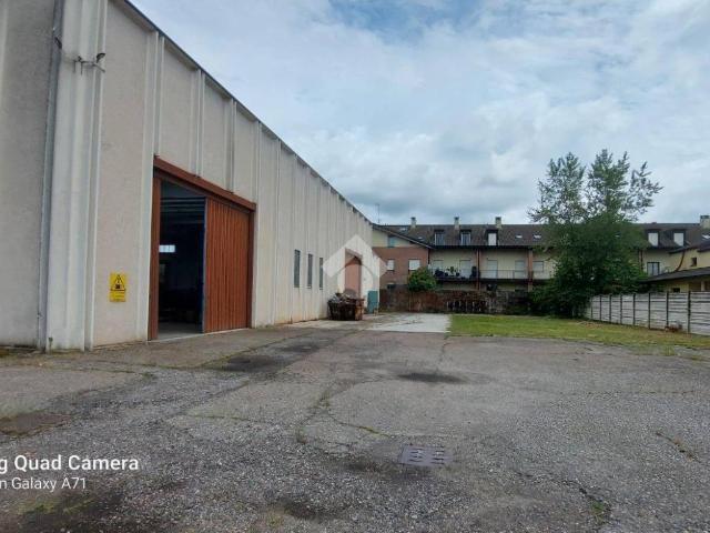 Locale Commerciale in vendita a Turbigo, Lombardia