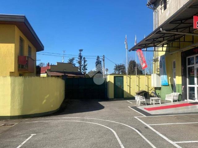 Locale Commerciale in vendita a Montagnone, Turbigo