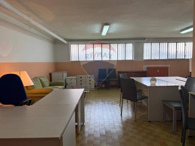 Locale Commerciale in vendita a Lazzaretto, Uboldo
