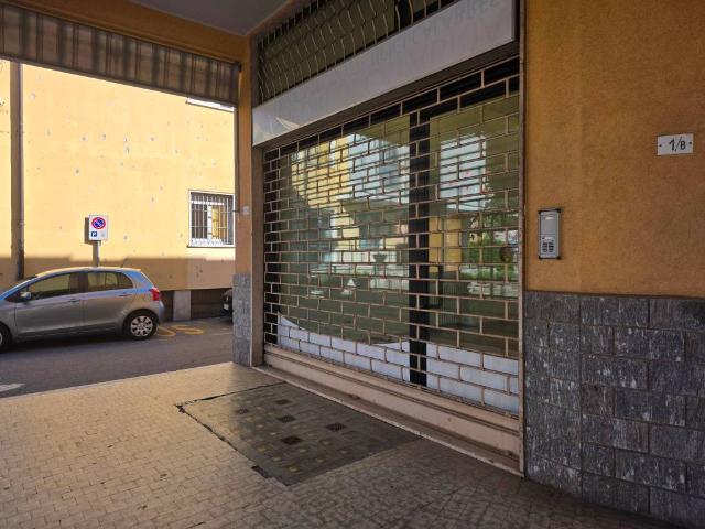 Locale Commerciale in vendita a Uboldo, Lombardia
