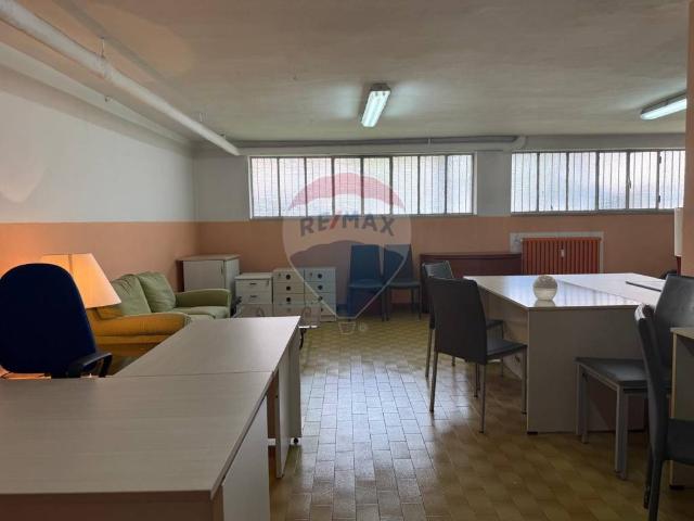 Locale Commerciale in vendita a Lazzaretto, Uboldo