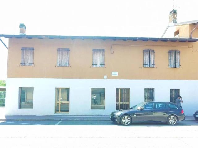 Locale Commerciale in vendita a Casali Osellin, Reana Del Roiale