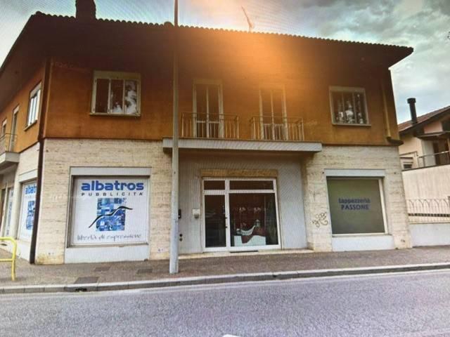 Locale Commerciale in vendita a Cormôr Alto, Reana Del Roiale