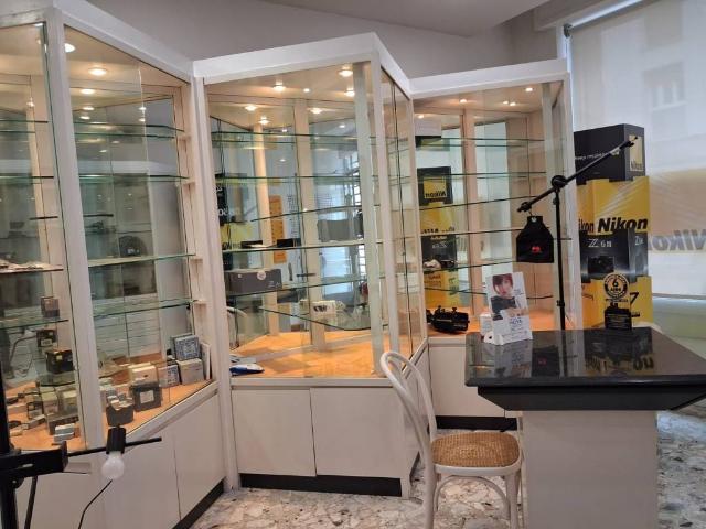 Locale Commerciale in vendita a Borgo Aquileia, Reana Del Roiale