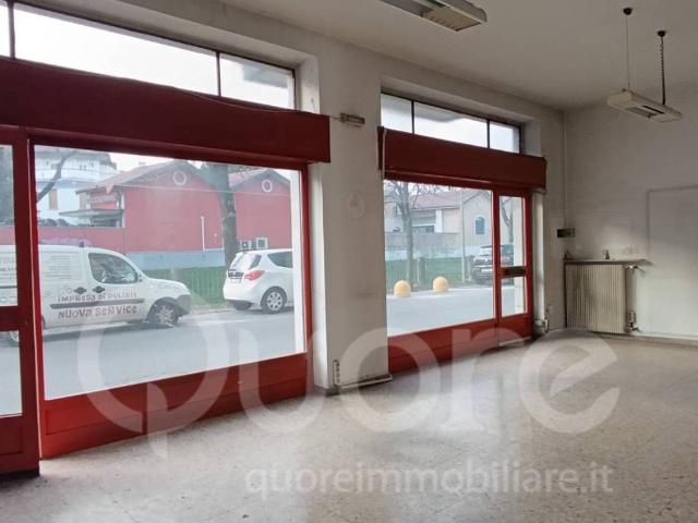Locale Commerciale in vendita a San Paolo, Reana Del Roiale