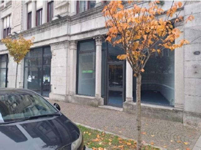 Locale Commerciale in vendita a Borgo Aquileia, Reana Del Roiale