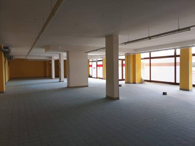 Locale Commerciale in vendita a Beivârs, Reana Del Roiale