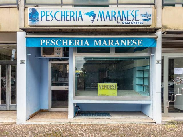 Locale Commerciale in vendita a Paderno, Reana Del Roiale