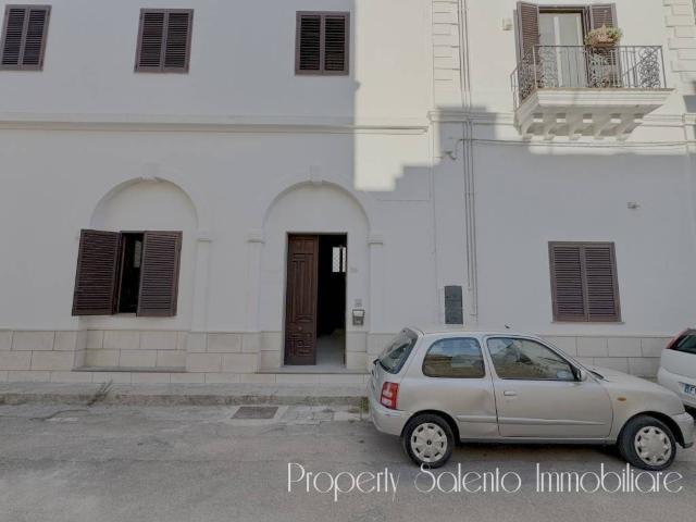 Locale Commerciale in vendita a Puglia, Lecce