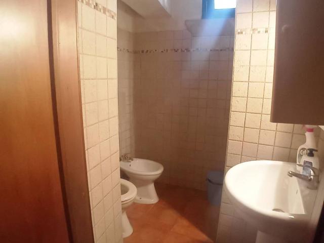 Locale Commerciale in vendita a Puglia, Lecce