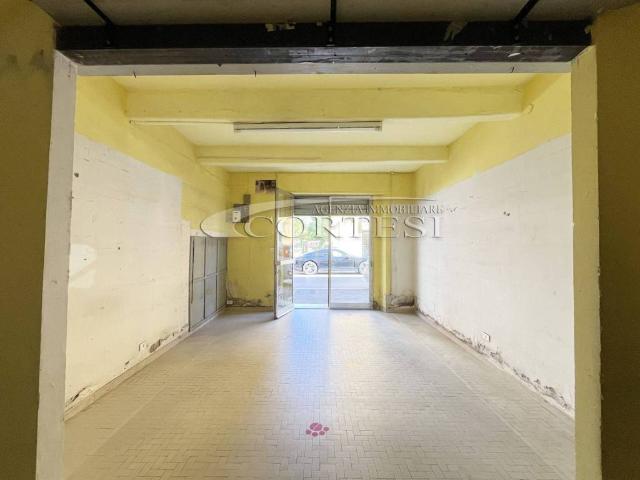 Locale Commerciale in vendita a Umbertide, Umbria
