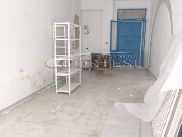 Locale Commerciale in vendita a Umbertide, Umbria