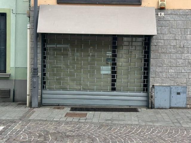 Locale Commerciale in vendita a Urago D'oglio, Lombardia