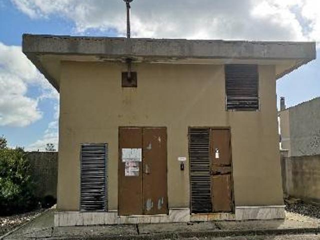 Locale Commerciale in vendita a Uras, Sardigna/Sardegna