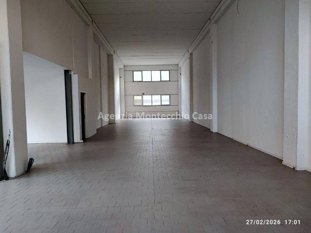 Locale Commerciale in vendita a Urbino, Pesaro e Urbino