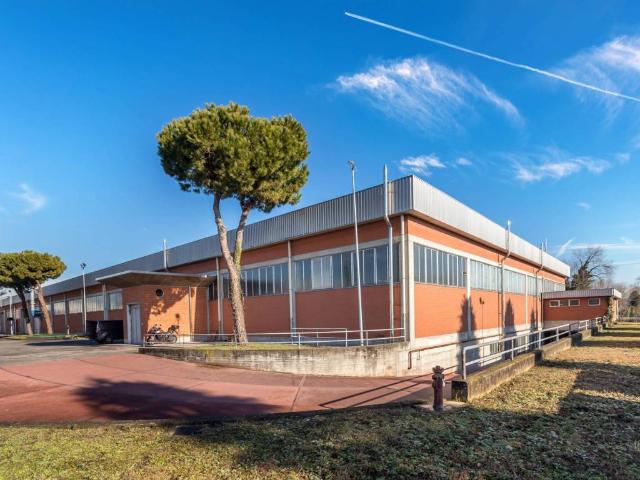 Locale Commerciale in vendita a Urgnano, Lombardia