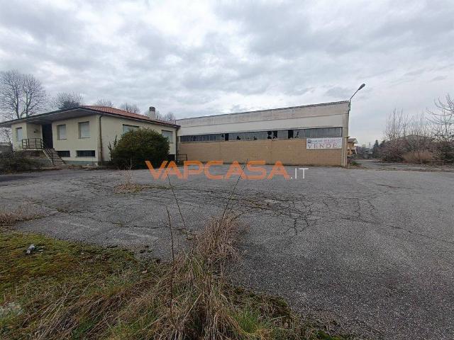 Locale Commerciale in vendita a Urgnano, Lombardia