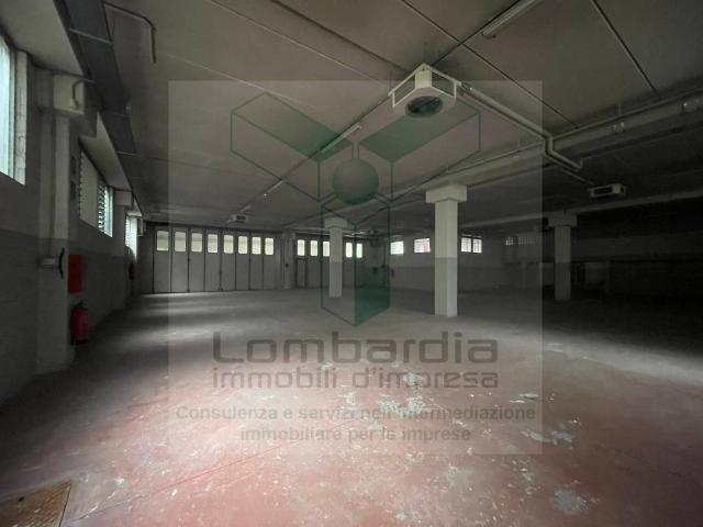 Locale Commerciale in vendita a Urgnano, Lombardia