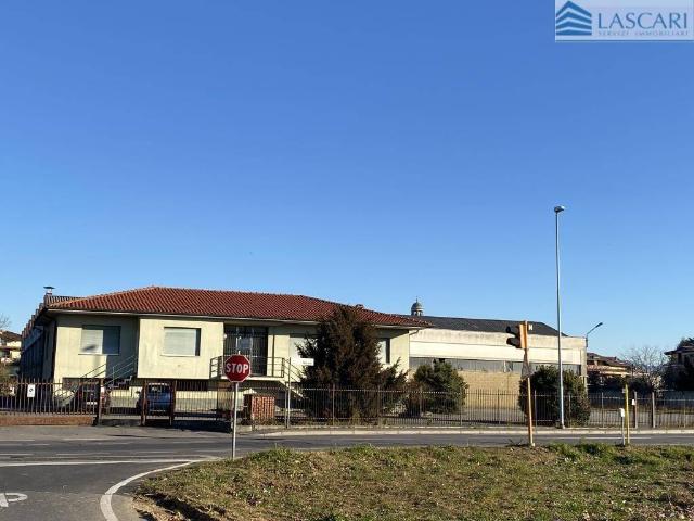 Locale Commerciale in vendita a Urgnano, Lombardia