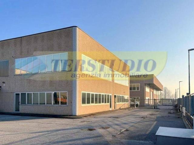 Locale Commerciale in vendita a Usmate Velate, Lombardia