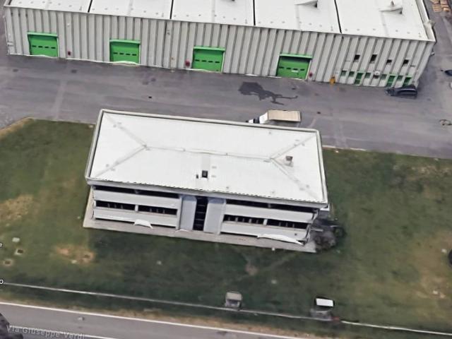 Locale Commerciale in vendita a Velate, Usmate Velate