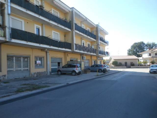 Locale Commerciale in vendita a Vairano Patenora, Campania