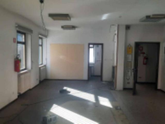 Locale Commerciale in vendita a Valbondione, Lombardia