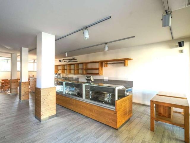 Locale Commerciale in vendita a Valbrembo, Lombardia