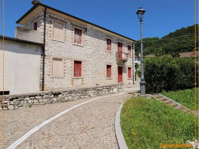 Palazzo in vendita a Pieve del Grappa, Valdobbiadene