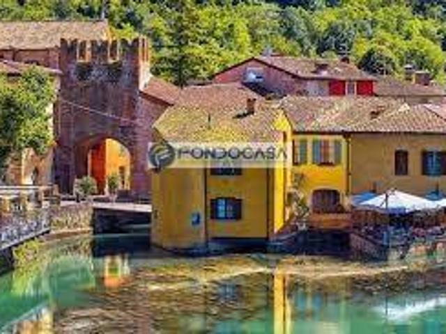 Locale Commerciale in vendita a Borghetto, Valeggio Sul Mincio