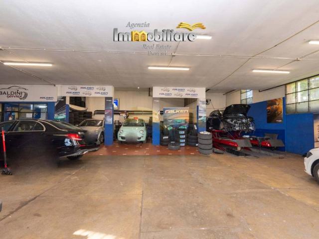 Locale Commerciale in vendita a Piemonte, Alessandria