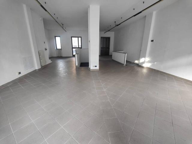 Locale Commerciale in vendita a Piemonte, Alessandria