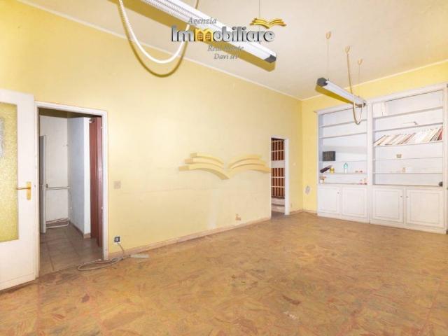 Locale Commerciale in vendita a Piemonte, Alessandria