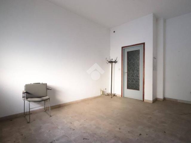 Locale Commerciale in vendita a Piemonte, Alessandria