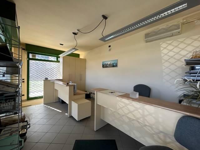 Locale Commerciale in vendita a Piemonte, Alessandria