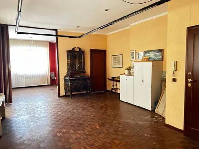 Locale Commerciale in vendita a Piemonte, Alessandria