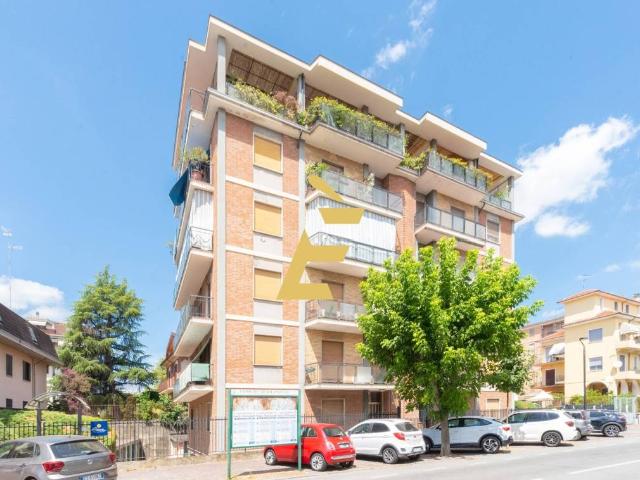 Locale Commerciale in vendita a Fontanile, Piemonte