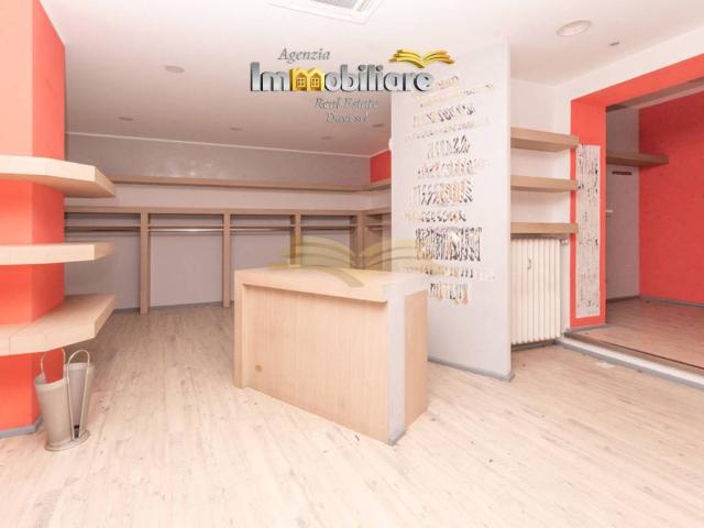 Locale Commerciale in vendita a Piemonte, Alessandria