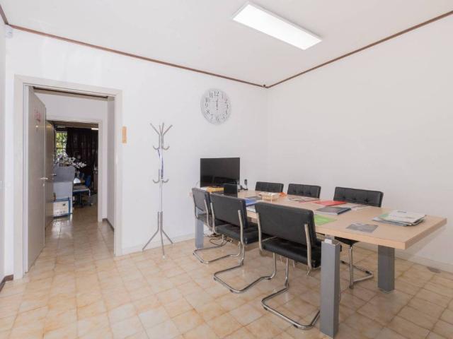 Locale Commerciale in vendita a Piemonte, Alessandria