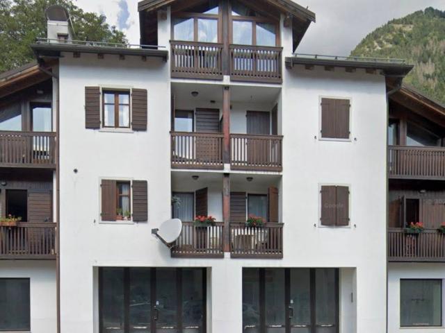 Locale Commerciale in vendita a Valle Di Cadore, Veneto