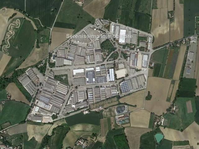 Locale Commerciale in vendita a Vallefoglia, Marche