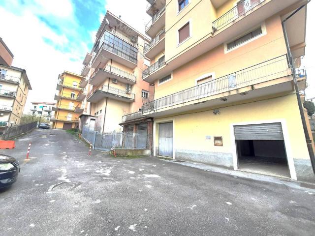 Locale Commerciale in vendita a Vallo Della Lucania, Campania