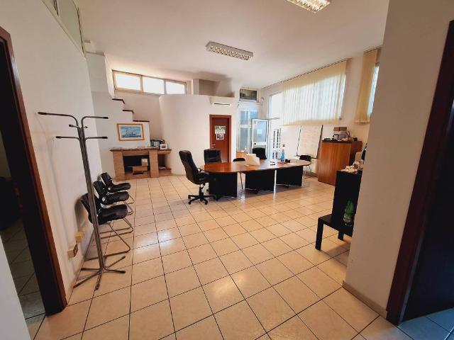 Locale Commerciale in vendita a Villaggio Rinascita, Roma Capitale