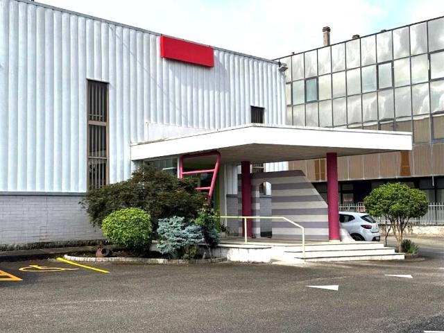Locale Commerciale in vendita a Villaggio Rinascita, Roma Capitale