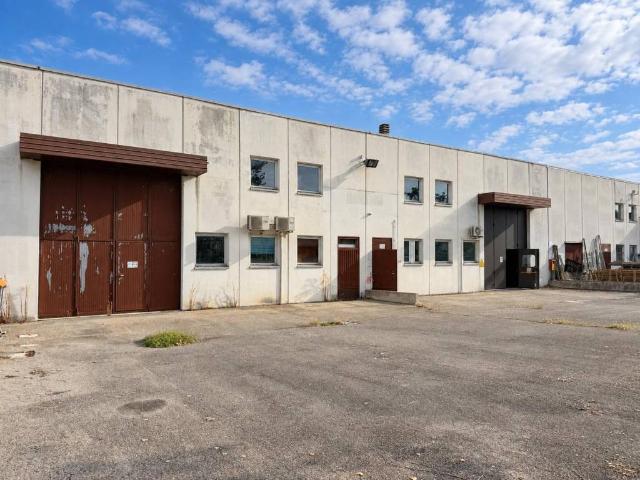 Locale Commerciale in vendita a Unione dei comuni Valli del Reno, Lavino e Samoggia, Reggio Emilia