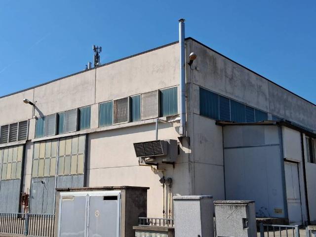 Locale Commerciale in vendita a Unione dei comuni Valli del Reno, Lavino e Samoggia, Ziribega