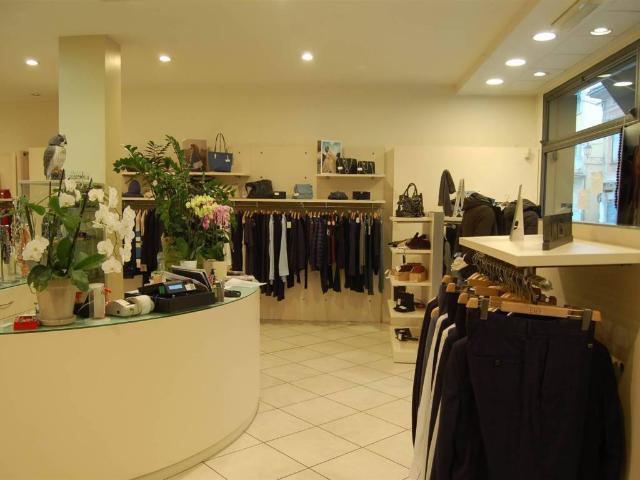 Locale Commerciale in vendita a Unione dei comuni Valli del Reno, Lavino e Samoggia, Bazzano