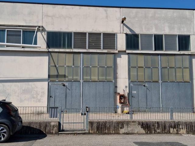 Locale Commerciale in vendita a Unione dei comuni Valli del Reno, Lavino e Samoggia, Ziribega