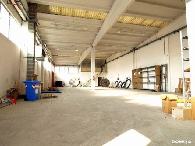 Locale Commerciale in vendita a Unione dei comuni Valli del Reno, Lavino e Samoggia, Reggio Emilia